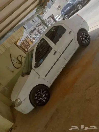 رينو لوجان 2013 3