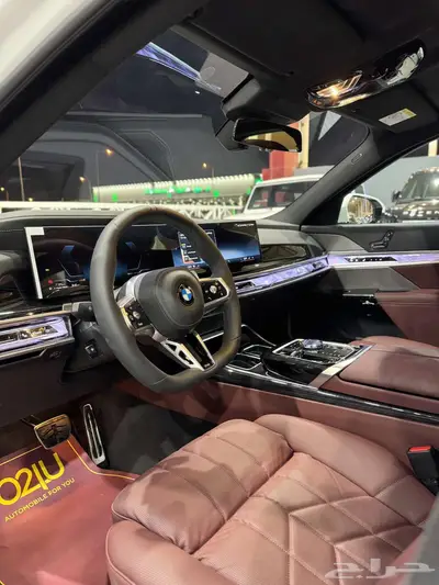 بي ام دبليو 735i موديل 2025 4