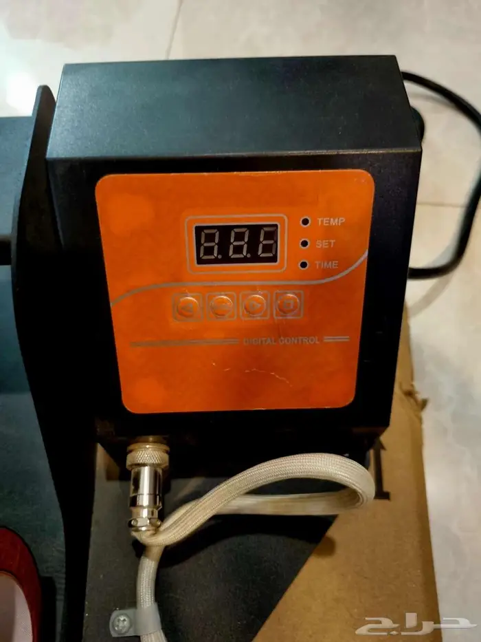 مكبس حراري أكواب لايستخدم شبه جديد Thermal cup press 2