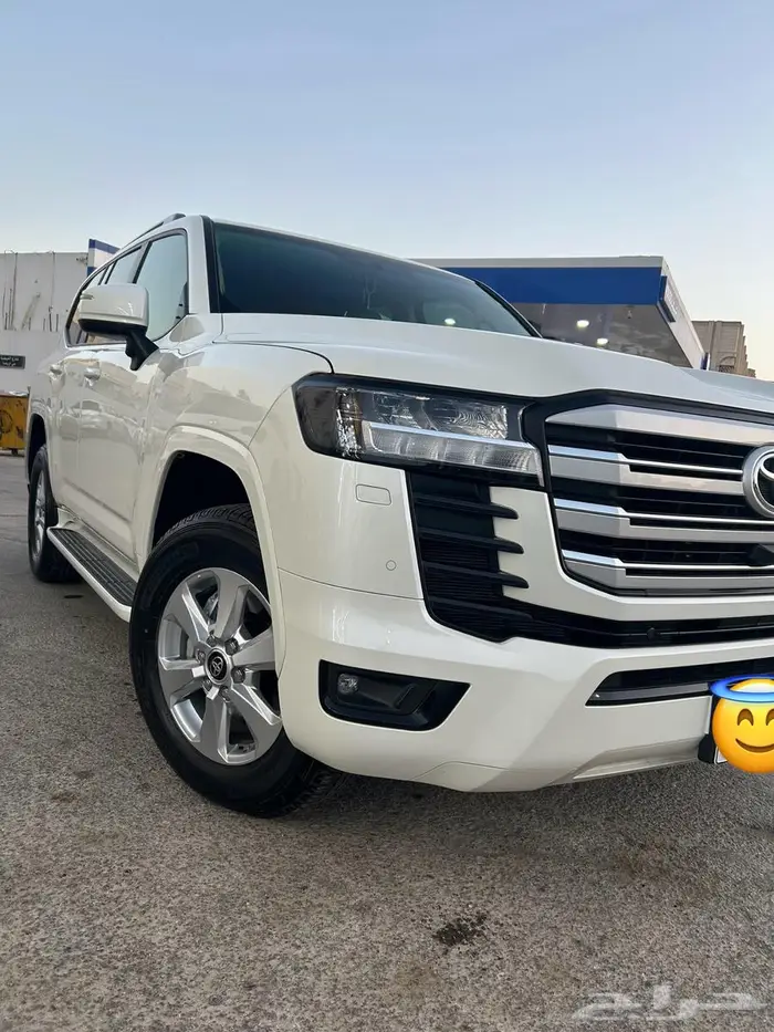 تويوتا لاندكروزر GXR2 بحالة الوكالة 6