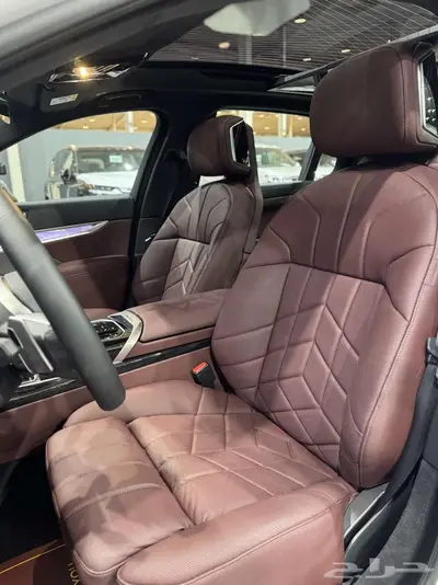بي ام دبليو 735i موديل 2025 5