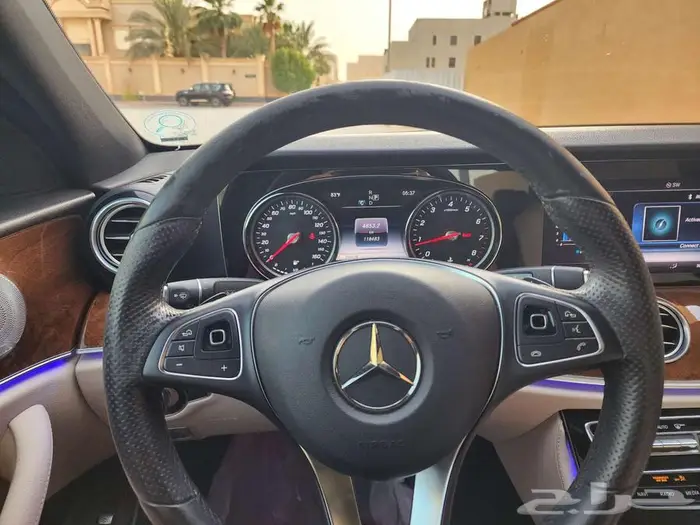 مرسيدس E300 2018 21