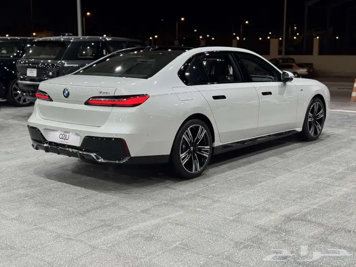 بي ام دبليو 735i موديل 2025 3