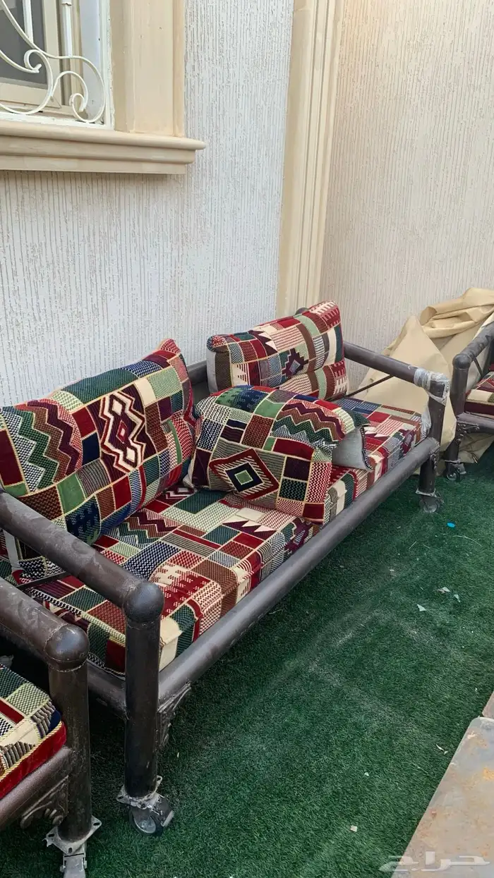 كراسي وجلسات جديده وطاولات واشرعتها جديده العدد موضح 6