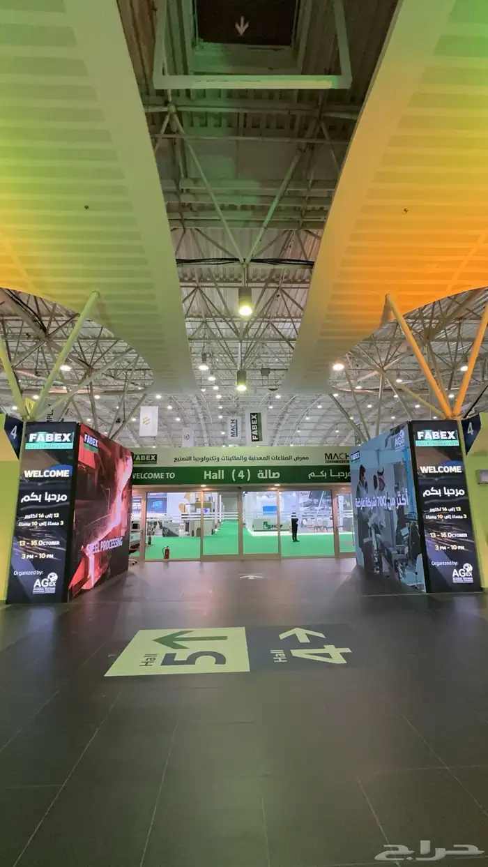 تنظيم معارض ومؤتمرات وحفلات تخرج 54