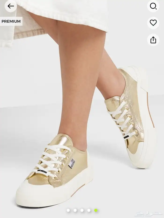 سنيكر Love moschino جديد تم تنزيل السعر 0