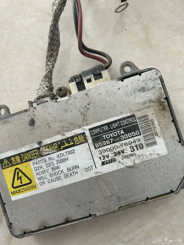 شاشة سيارة وزنون لكزس 4