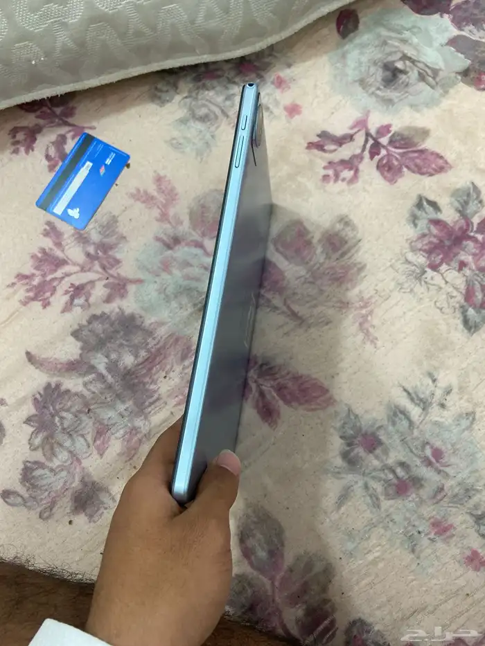 ايباد جديد مع كامل اعرض شاحن وفيش 2