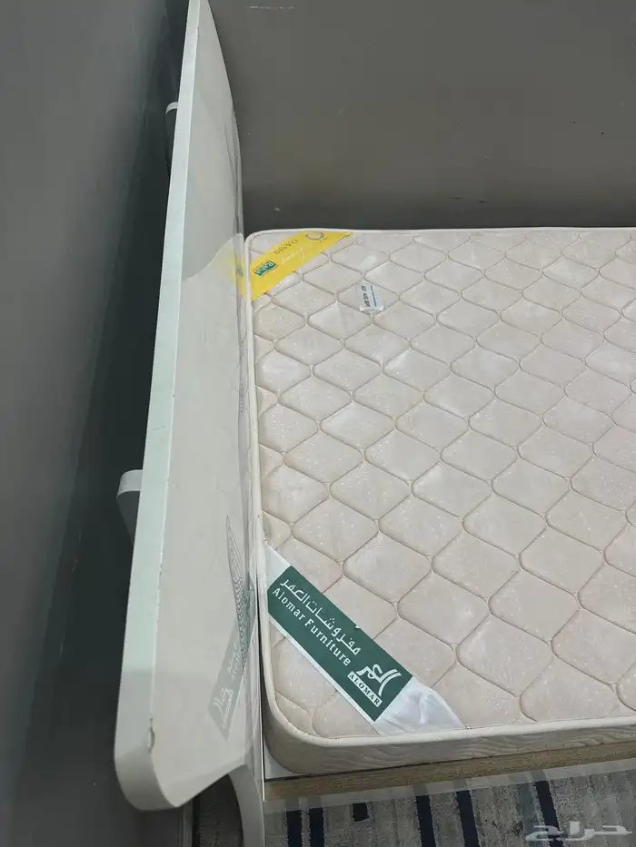 سرير نفر و دولاب و طاوله و تسريحه 1