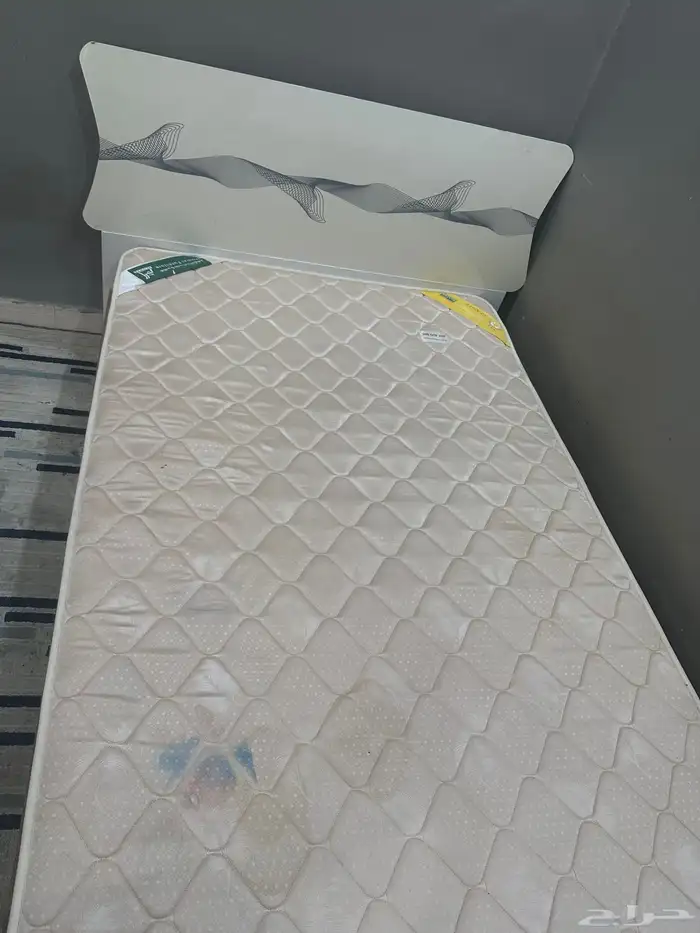 سرير نفر و دولاب و طاوله و تسريحه 0