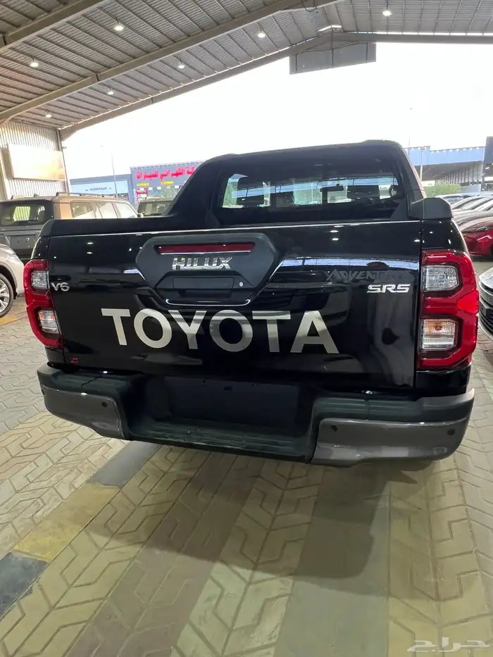 تويوتا هايلوكس غمارتين ادفنشر بنزين خليجي 2025 4