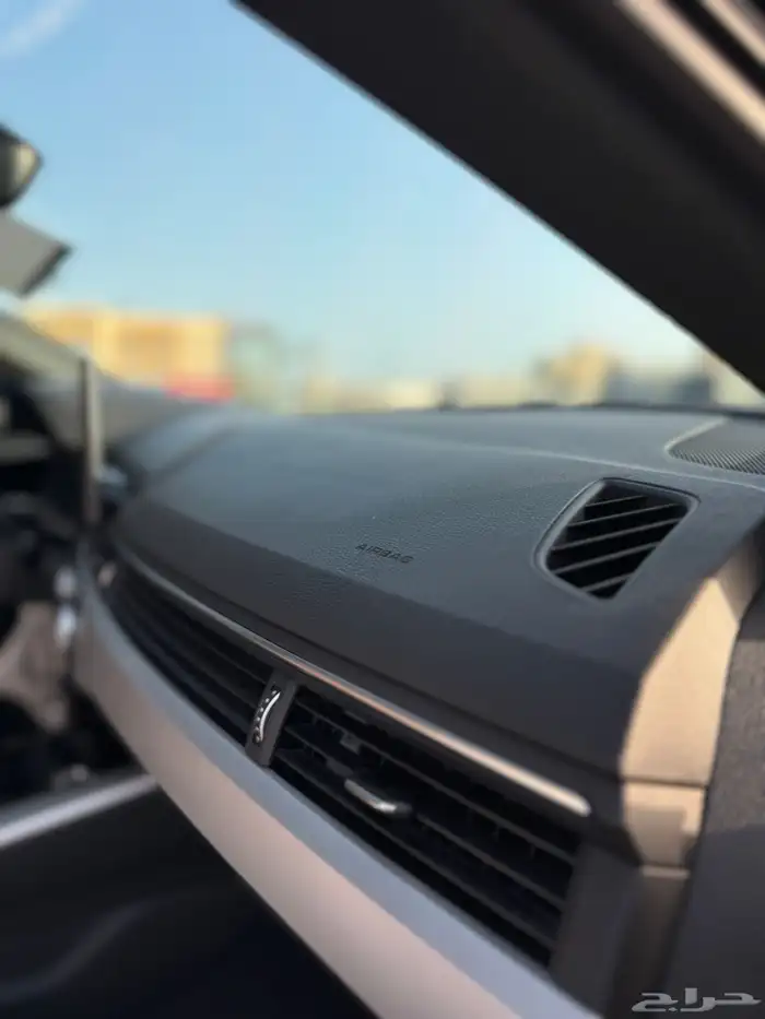 أودي A4 2023 بسعر لقطه 5