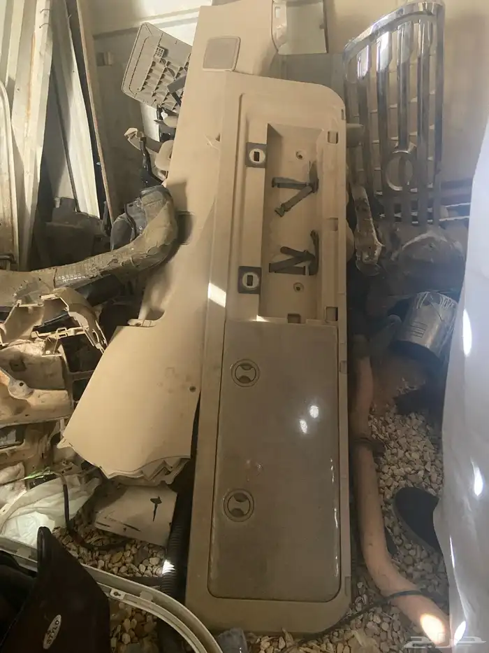 موجود قطع تشليح جيب لندكروزر وكالة 4