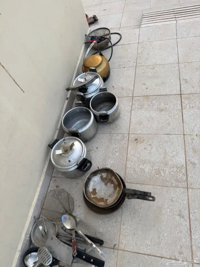 اغراض مطعم للبيع وادي الدواسر 6