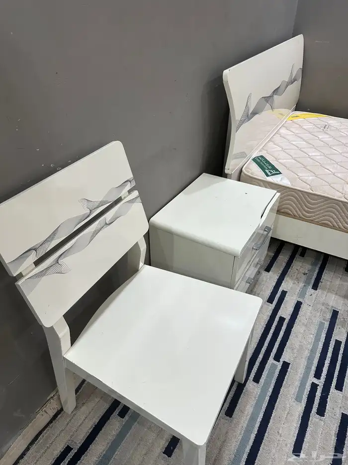 سرير نفر و دولاب و طاوله و تسريحه 4