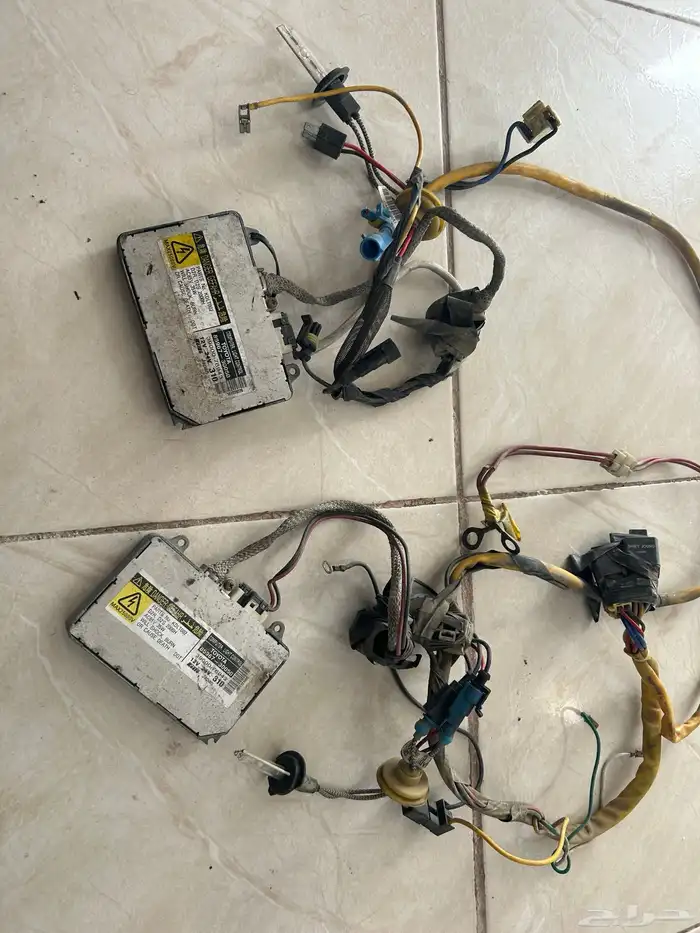 شاشة سيارة وزنون لكزس 0