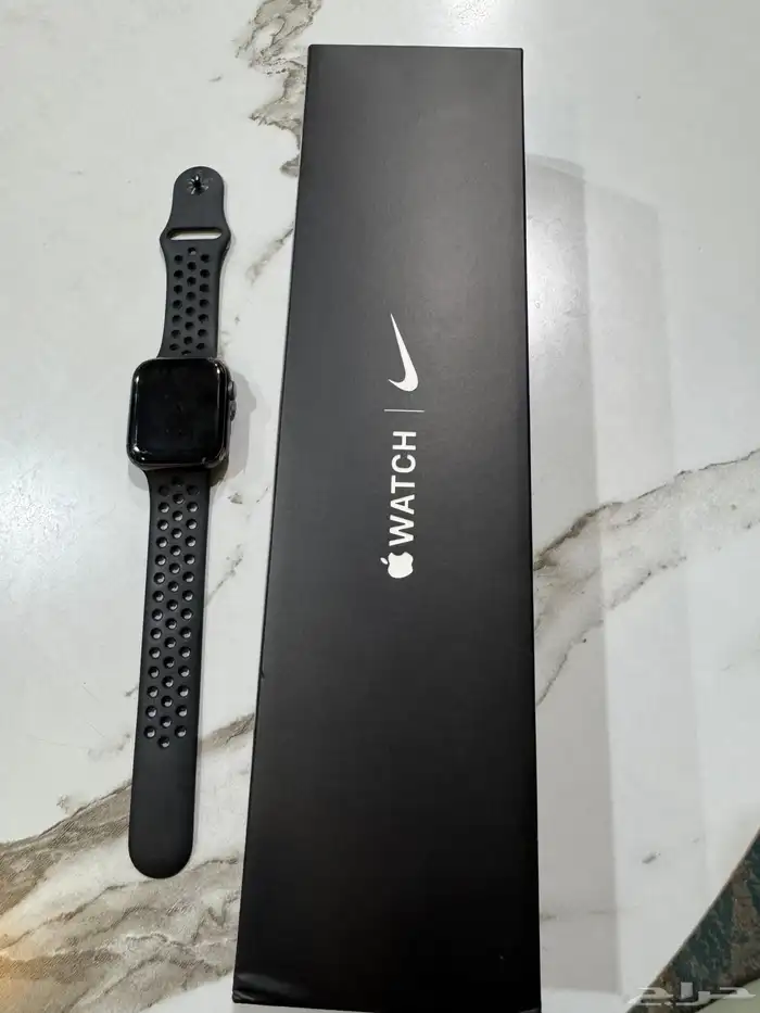 ساعة Apple Watch Series 5 - إصدار Nike 0