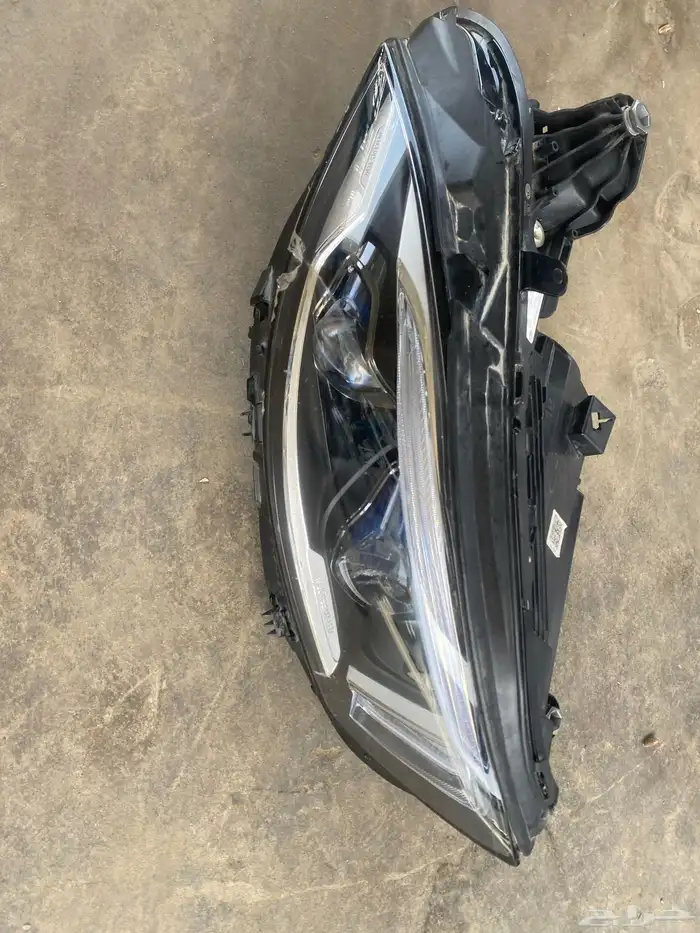 شمعه يمين لسيارة مرسيدس CLS W257 1