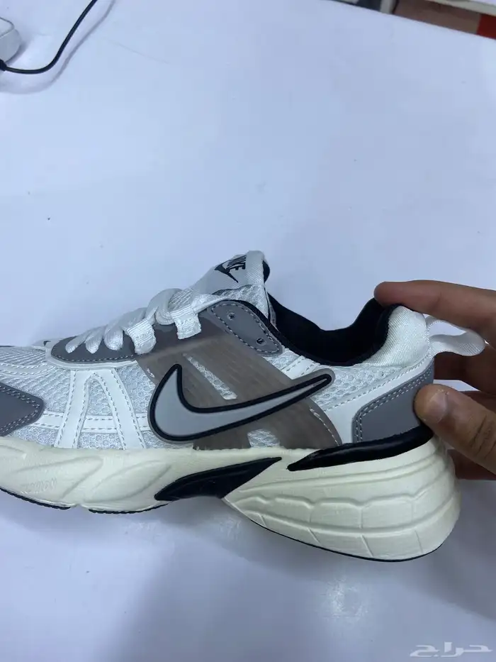 نايك الجديد 8 الوان 1