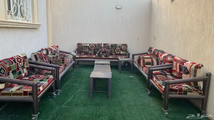 كراسي وجلسات جديده وطاولات واشرعتها جديده العدد موضح 0