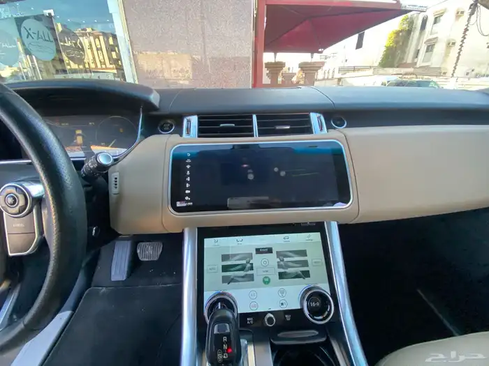 تم توفير شاشات BMWوشاشات لجميع السيارات 12