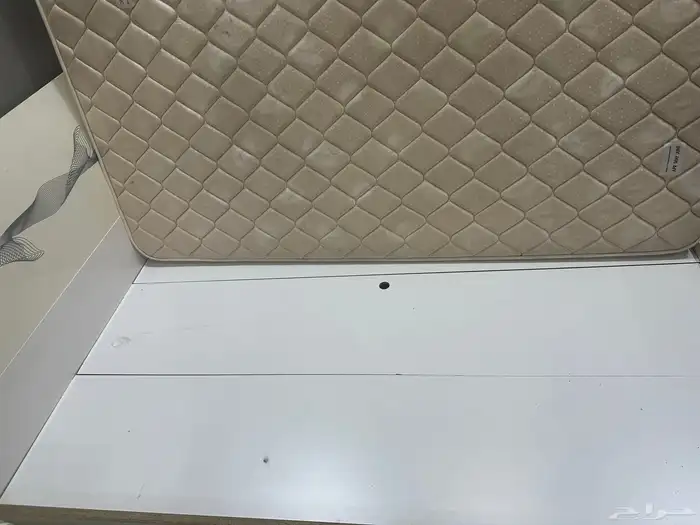 سرير نفر و دولاب و طاوله و تسريحه 10