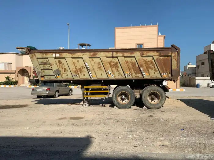 للبيع صندوق قلاب 24 متر قاعدة 16 4