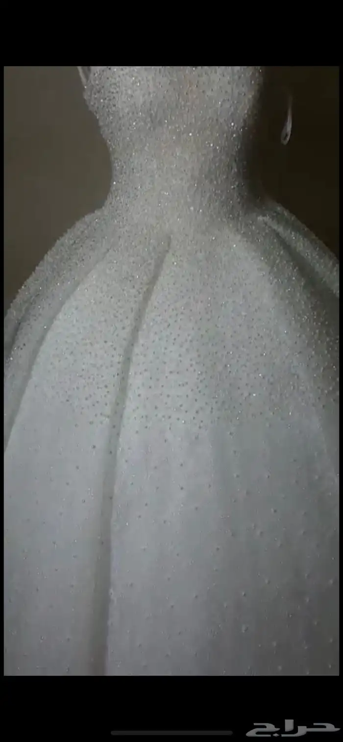 أغراض مشغل ومحل فساتين افراح للبيع 4