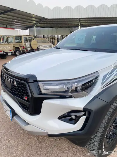 هايلكس GR دبل ديزل 2024 سعودي أبيض عداد 53000 كم 4