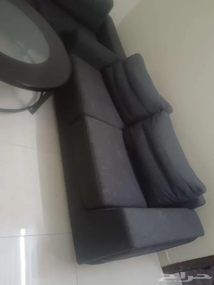 كنب اسود وطاوله 2