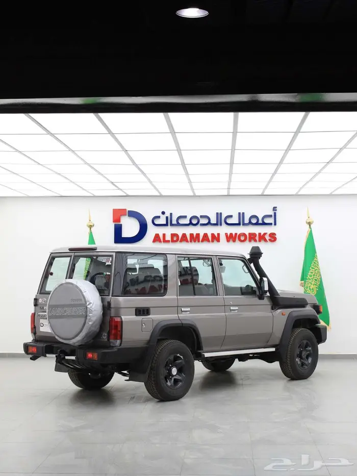جيب لاندكروزر ربع نص فل 2024 ( كويتي ) .بنزين 25