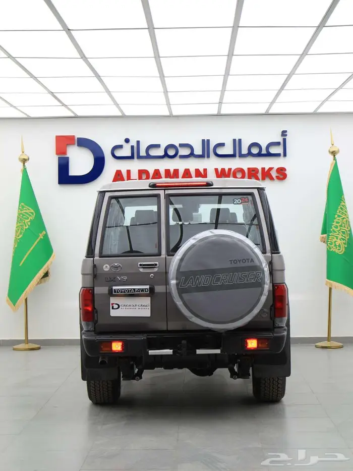 جيب لاندكروزر ربع نص فل 2024 ( كويتي ) .بنزين 27