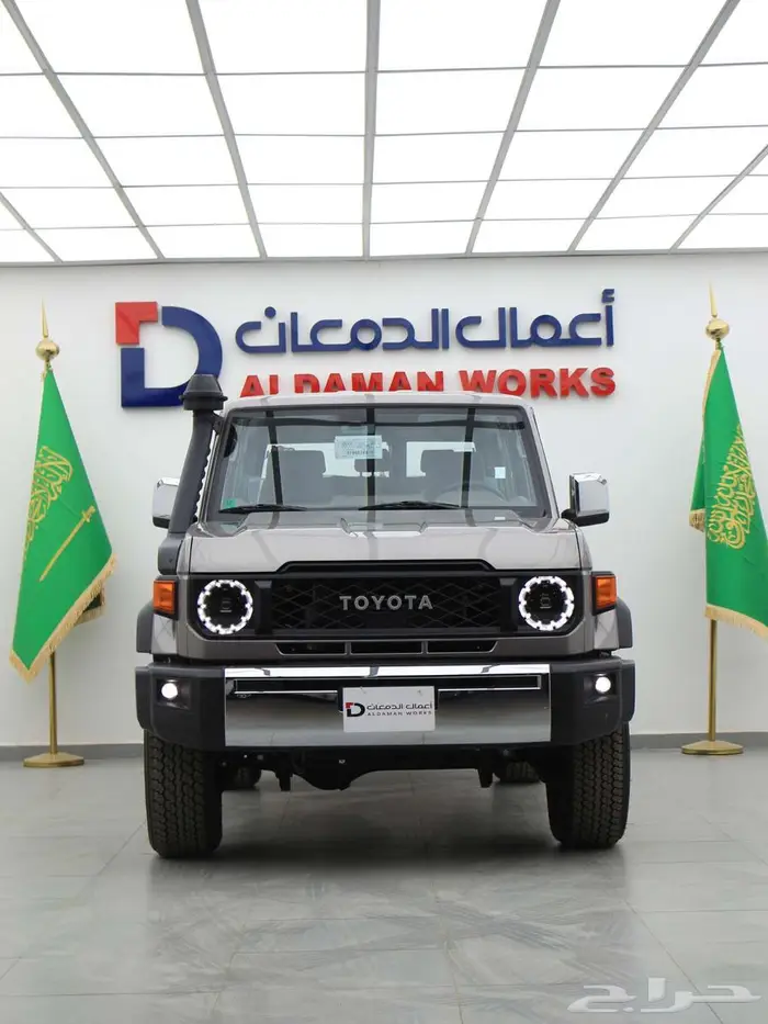 جيب لاندكروزر ربع نص فل 2024 ( كويتي ) .بنزين 0