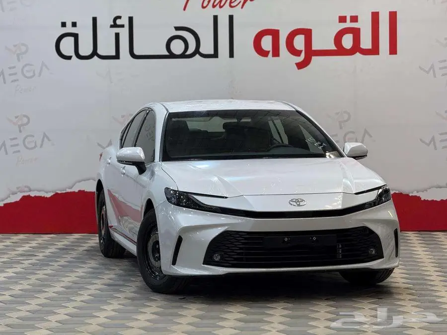 تويوتا كامري E خليجي 2025 -أناقة وراحة دون تعقيد 2
