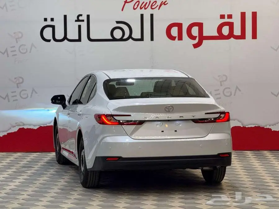 تويوتا كامري E خليجي 2025 -أناقة وراحة دون تعقيد 16