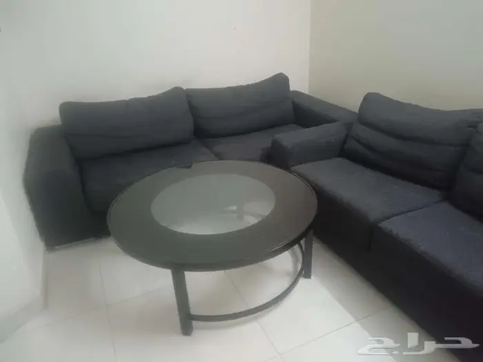 كنب اسود وطاوله 1