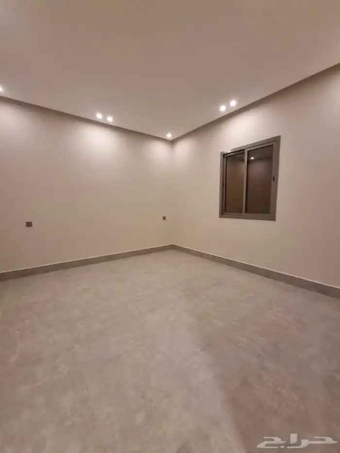 للبيع وحدات فاخره ارضيه وعلويه بحي سلطانه 13