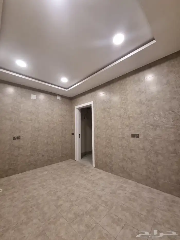 للبيع وحدات فاخره ارضيه وعلويه بحي سلطانه 8