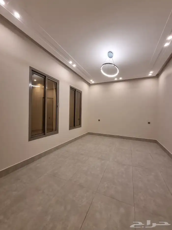 للبيع وحدات فاخره ارضيه وعلويه بحي سلطانه 5