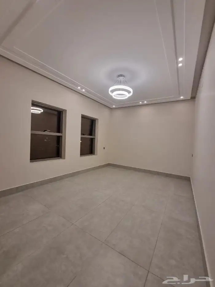 للبيع وحدات فاخره ارضيه وعلويه بحي سلطانه 9