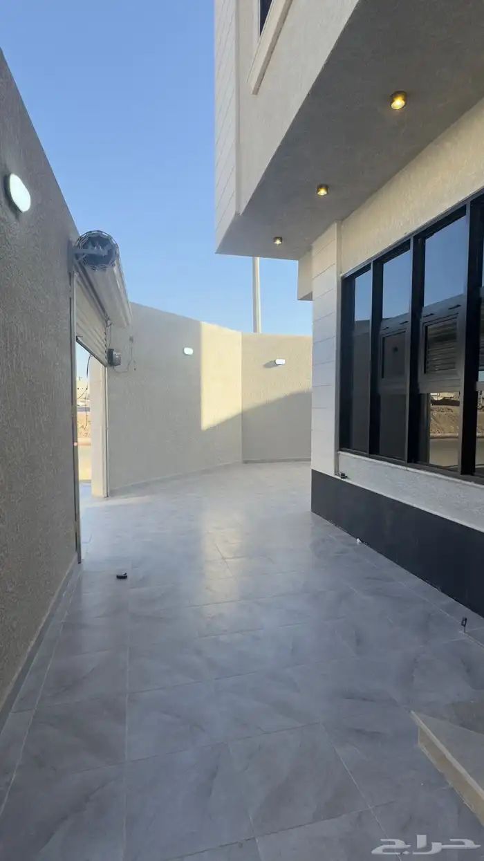 فيلا للبيع حي النبلاء على شارعين 1