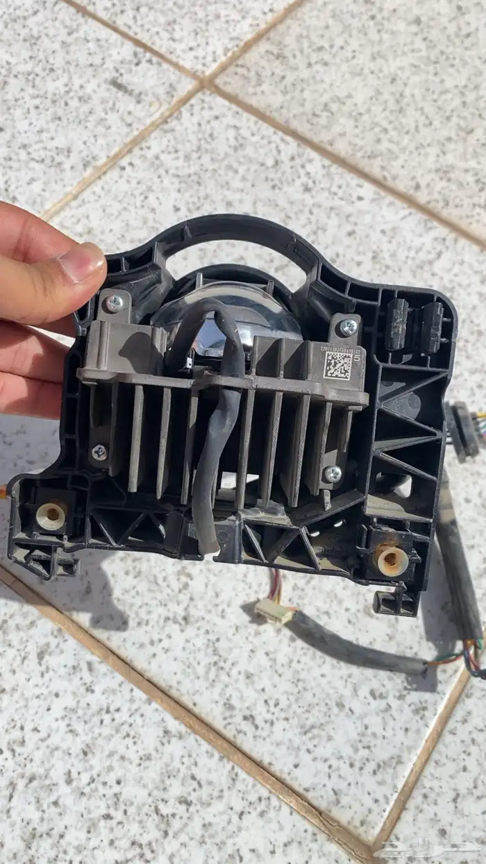 عدسة شمعه داخلية كامري 2018-2024 مستعمل نظيف 1