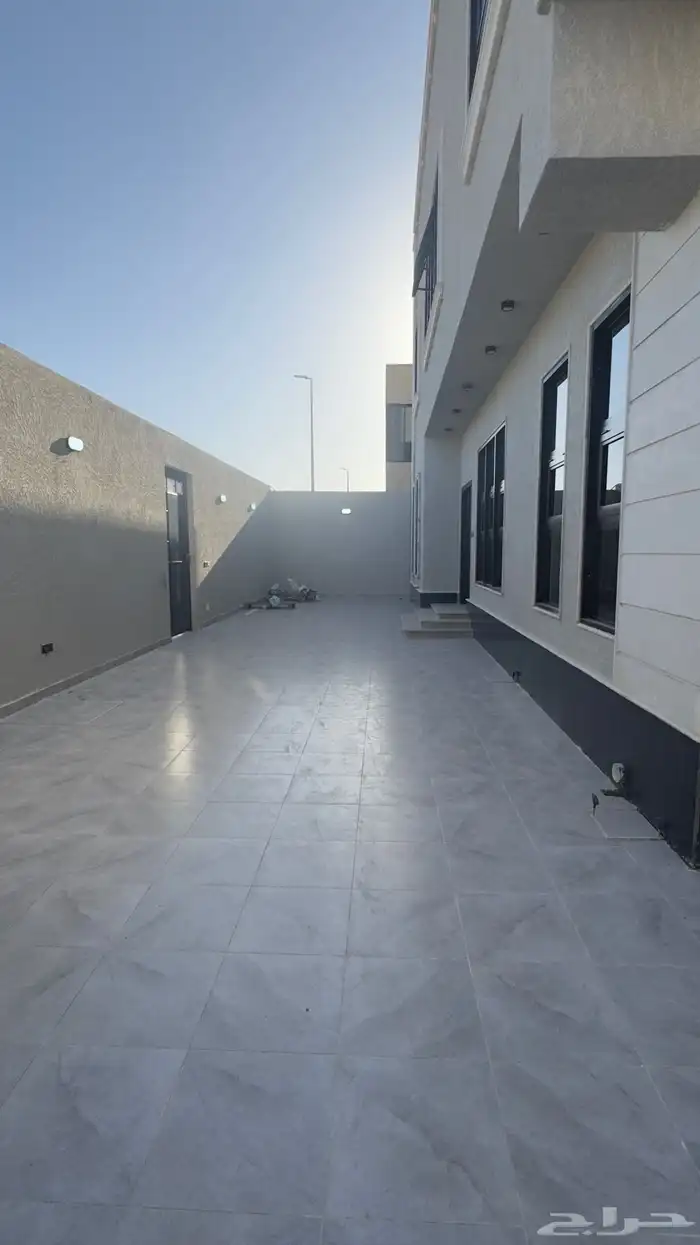 فيلا للبيع حي النبلاء على شارعين 2