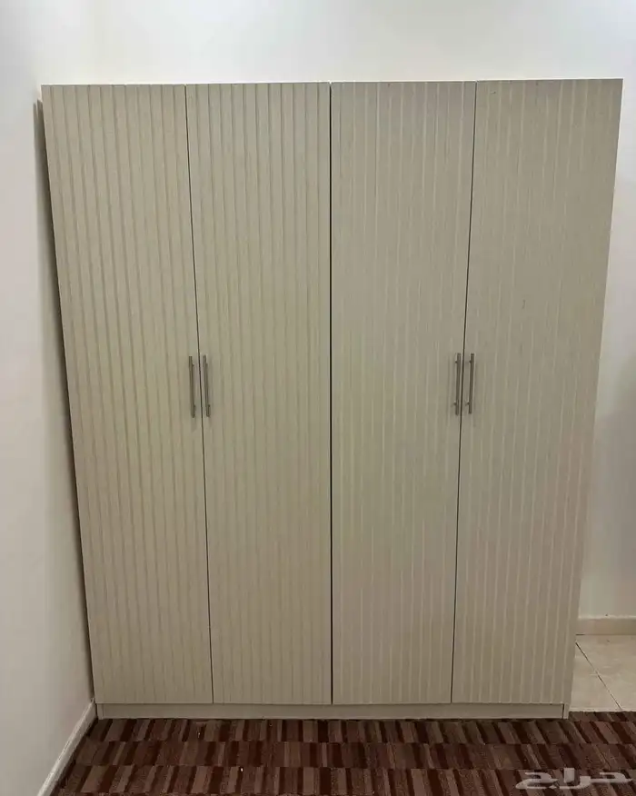 يتوفر دواليب خشب نوعيات ممتازة بجميع الألوان والمقاسات 0