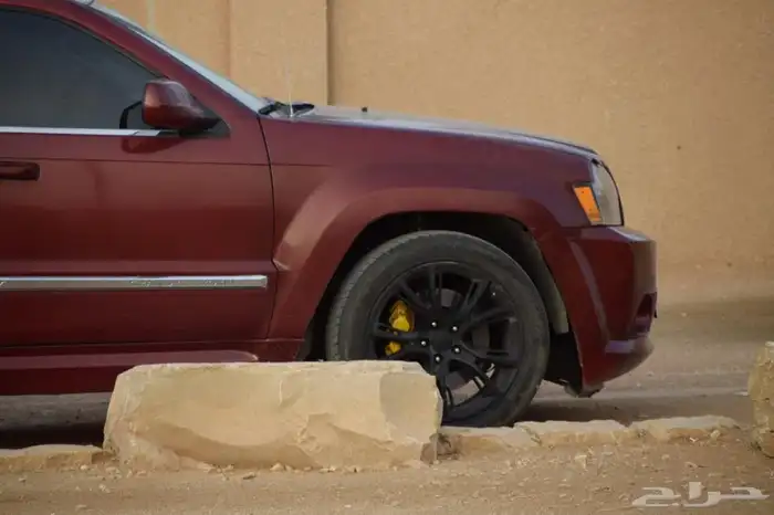 جيب شيروكي srt 6