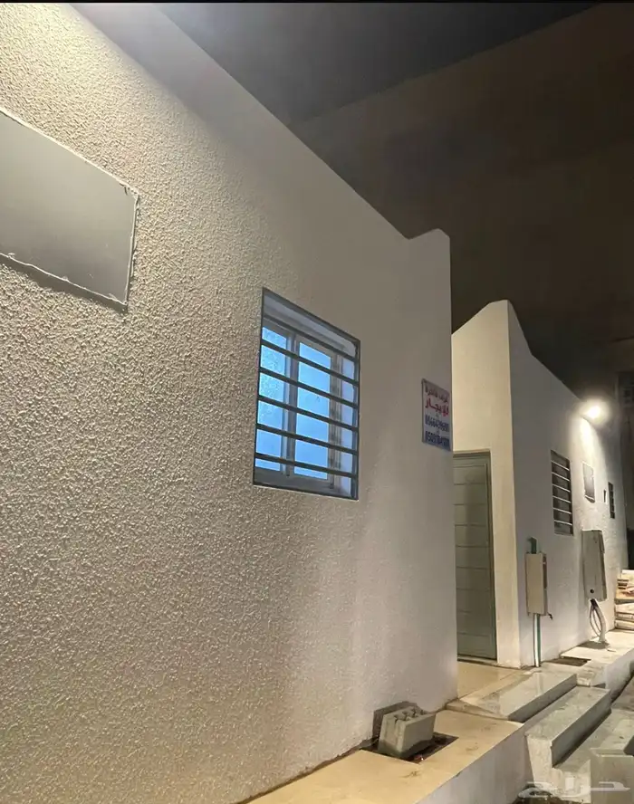 للبيع مجمع عزاب يتكون من 15 غرفة مؤجره بالكامل 2