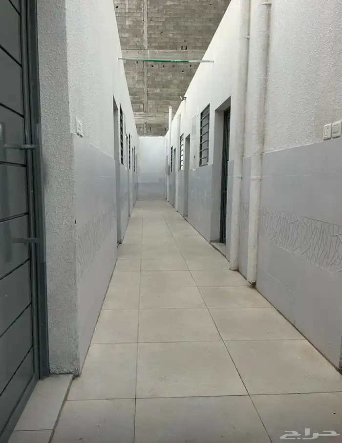 للبيع مجمع عزاب يتكون من 15 غرفة مؤجره بالكامل 0