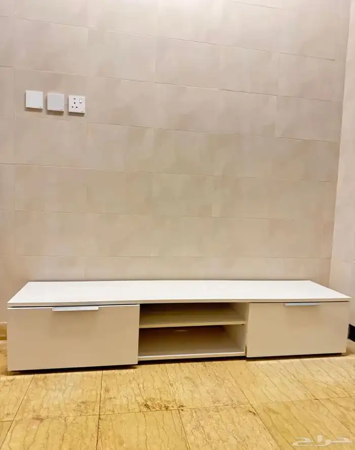 طاولة للبيع شبه جديدة 0