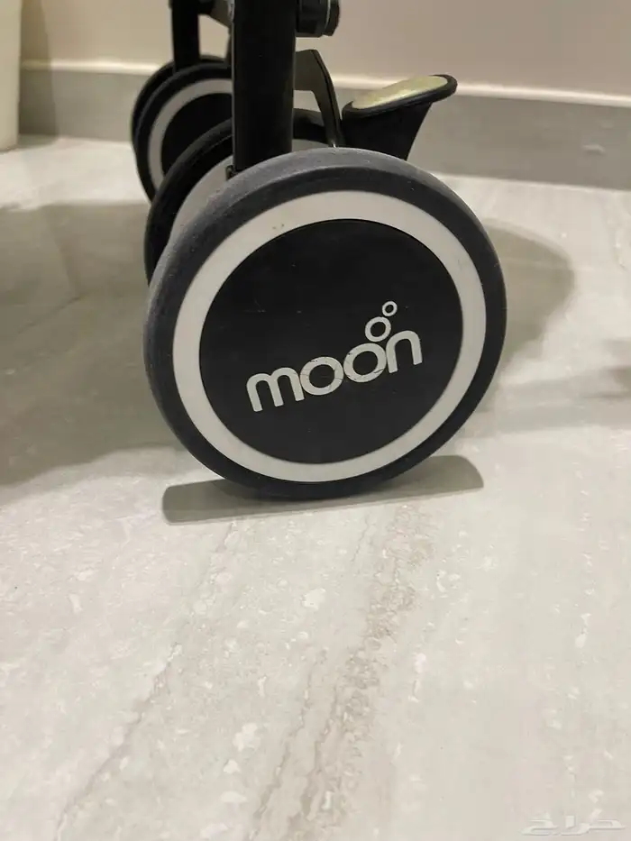 سرير اطفال و عربيه اطفال 1