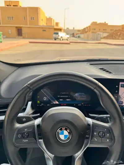 بي ام x1 2023 11